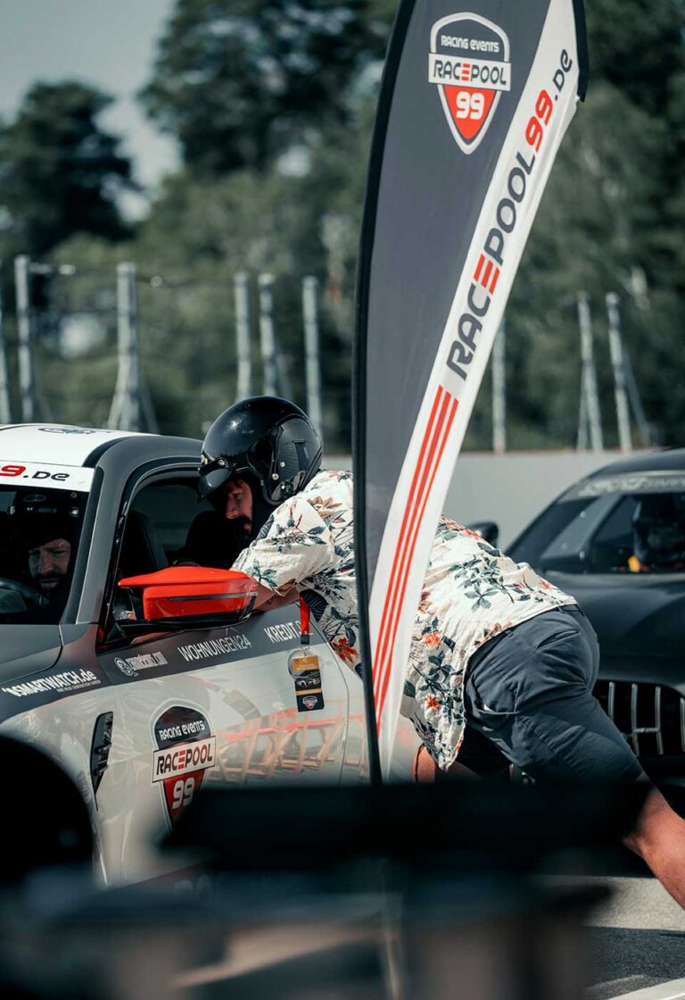 Racepool99 Boxengasse