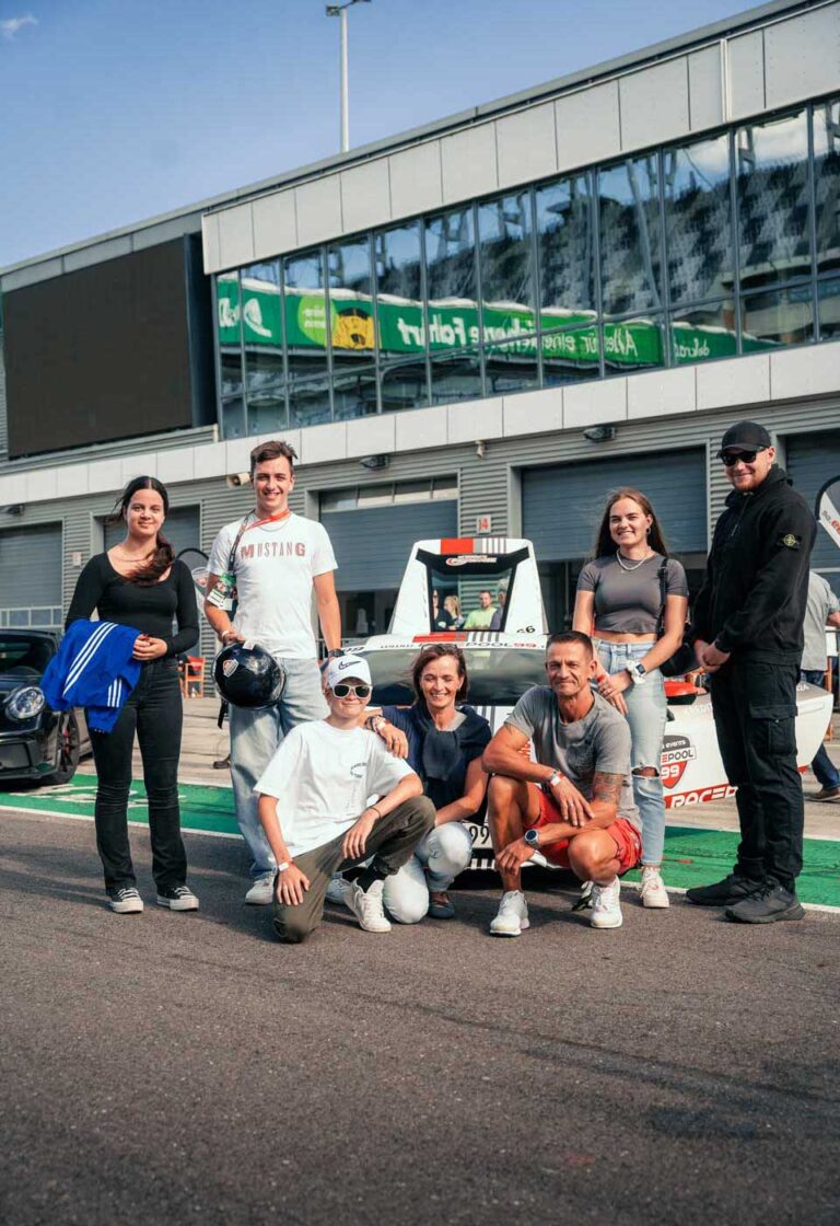 Racepool99 Boxengasse
