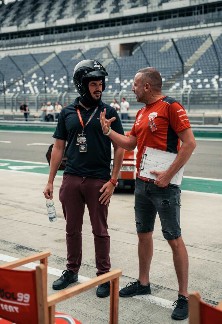 Racepool99 Boxengasse