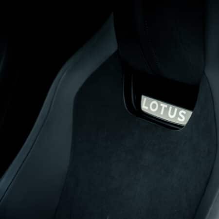 Loutos Emira V6
