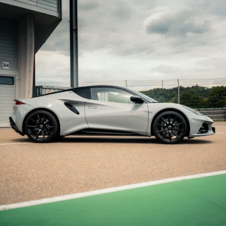 Loutos Emira V6