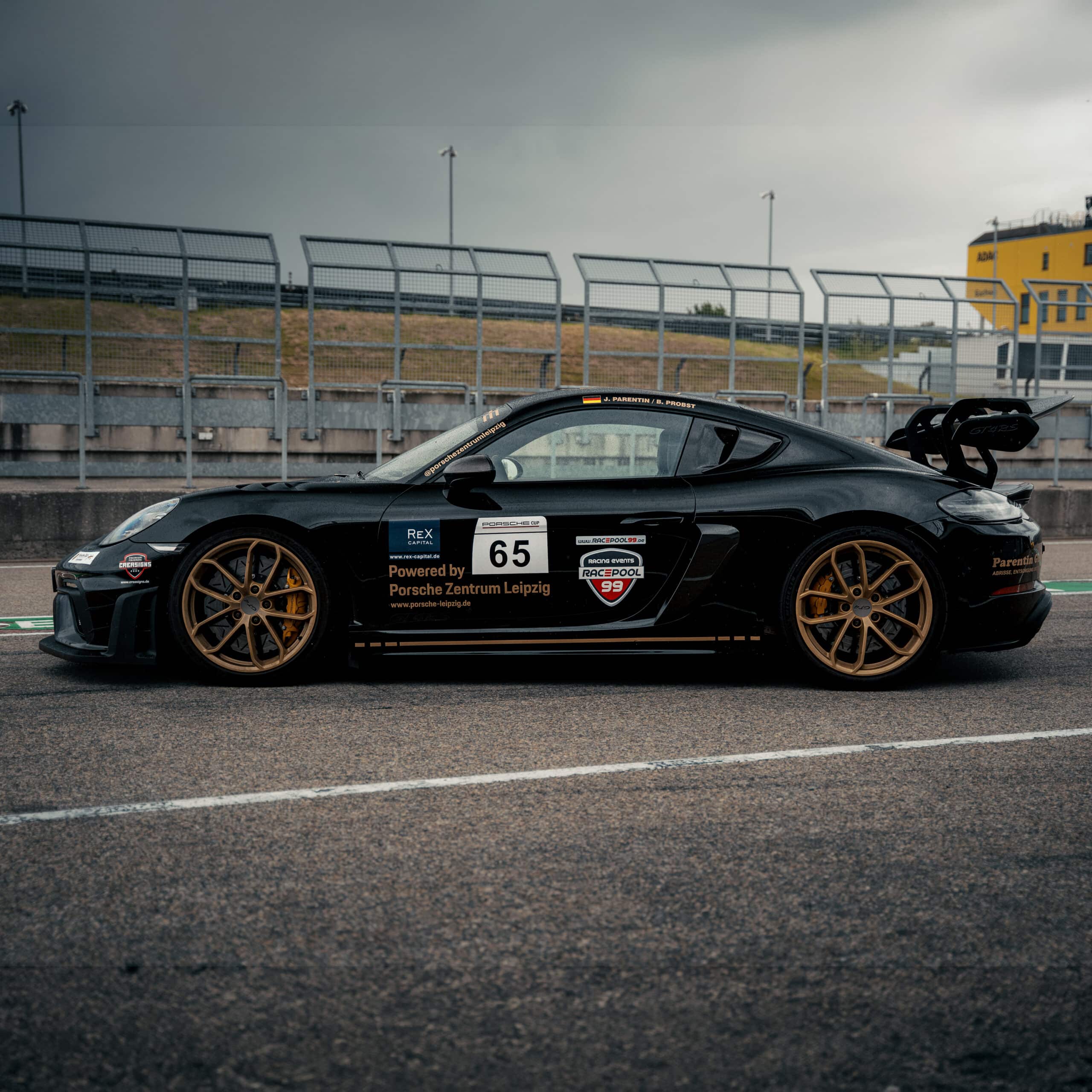 Porsche GT4-RS