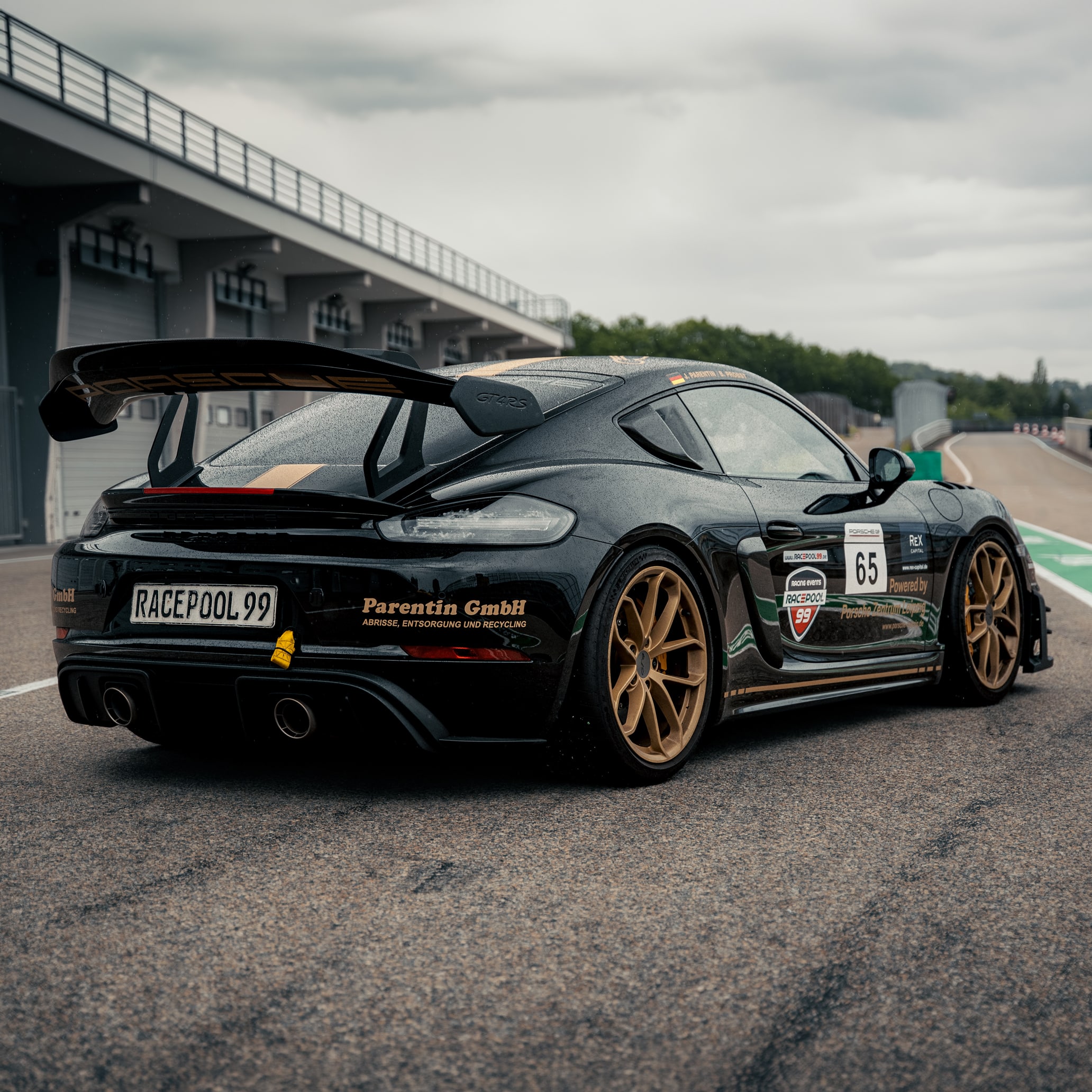 Porsche GT4-RS