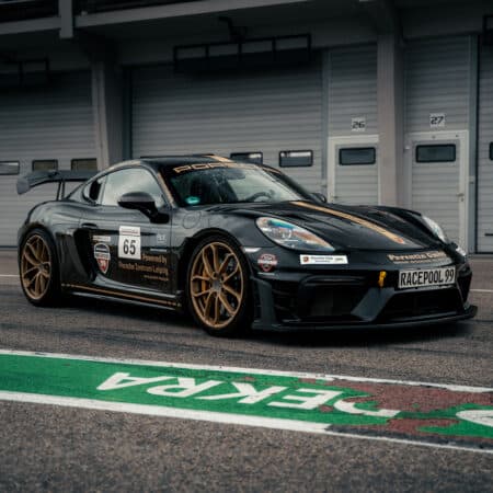 Porsche GT4-RS