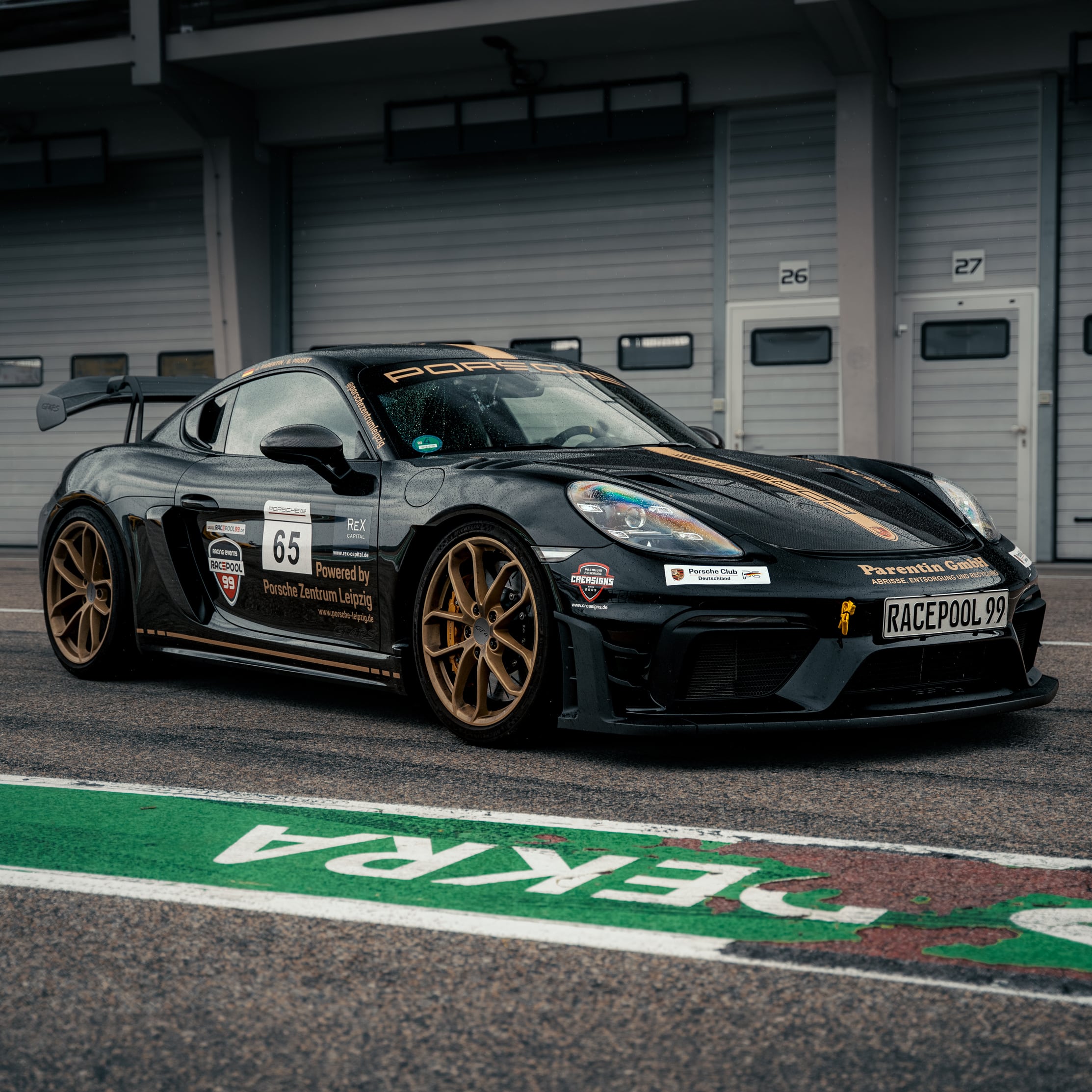 Porsche GT4-RS